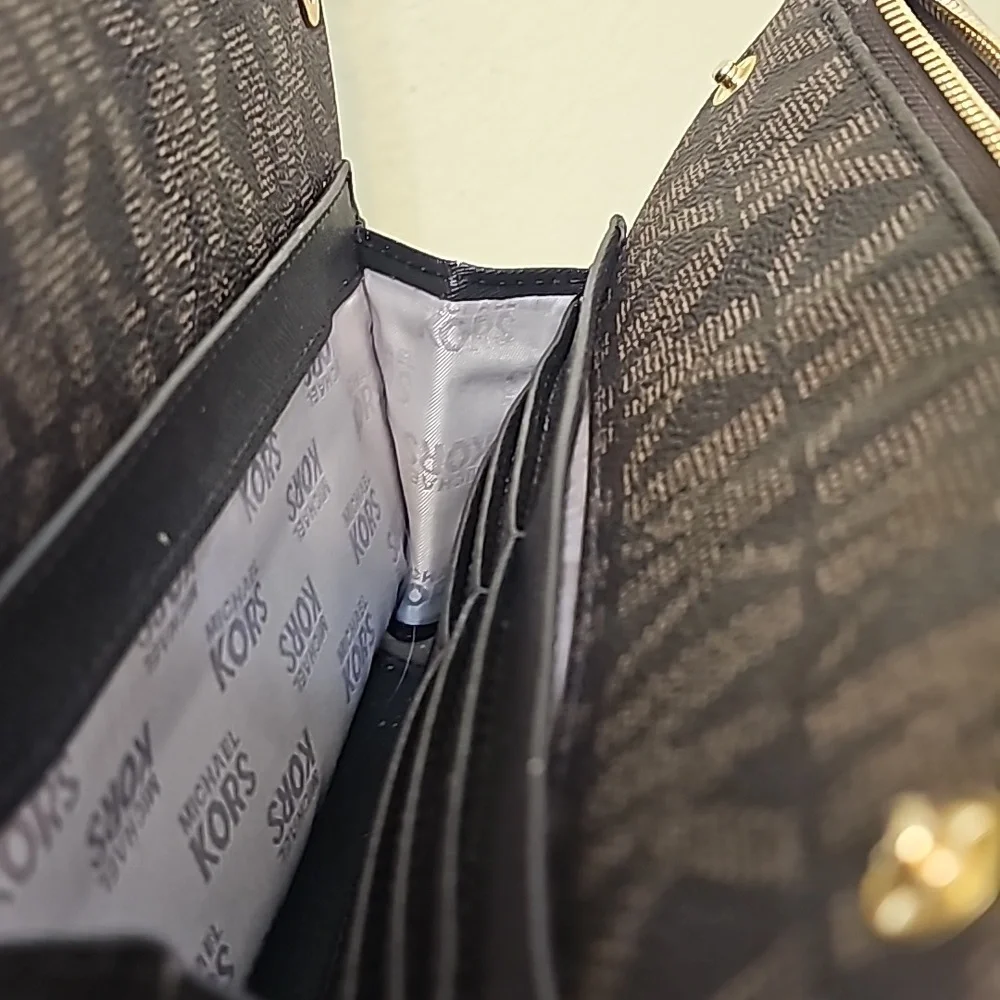 Small mk crossbody Bag - Picture 3 of 11